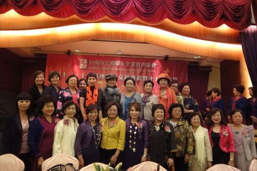 **15th Nov. 2011 : Tainan County Branch of TWEA held the Handover Ceremony of the Presidents. **2011-11-15xnuӤ||s¥zƪ汵§